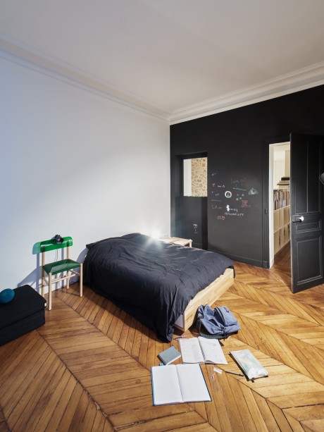 Glass & Walnut Loft by Cut Architectures - 13