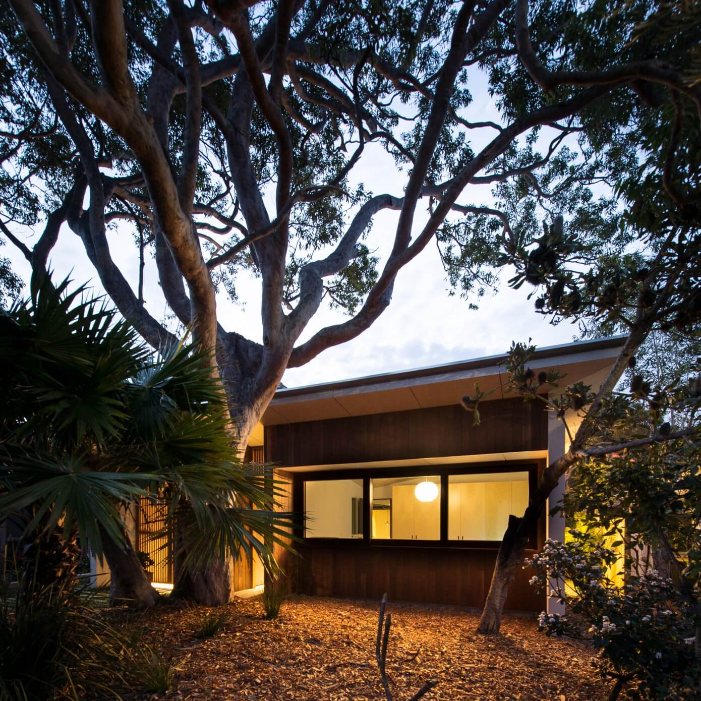 Blueys Beach House by Bourne Blue Architecture