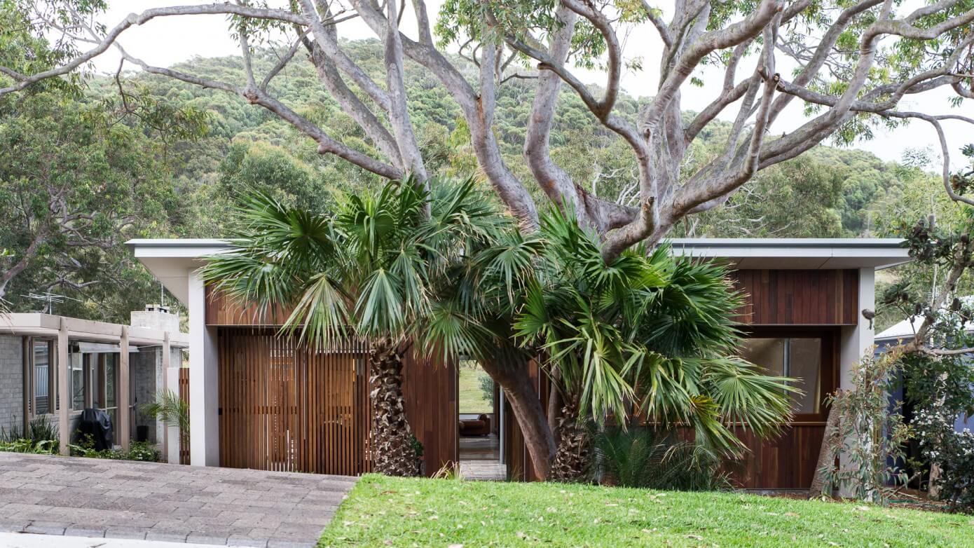 Blueys Beach House by Bourne Blue Architecture