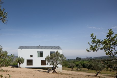 Fonte Boa House by João Mendes Ribeiro - 10