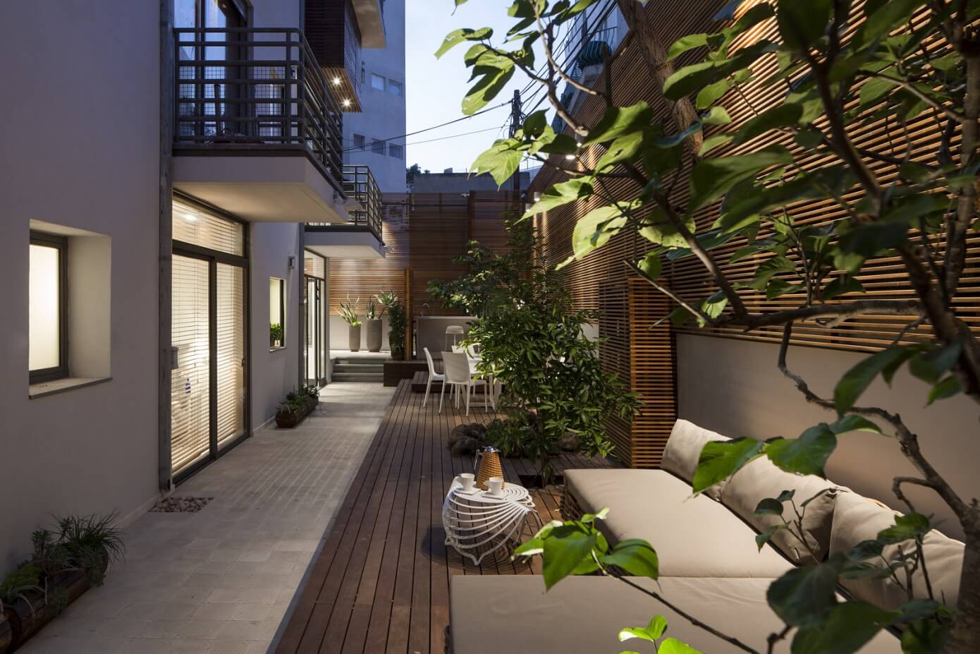 Urban Garden Apartment by BLV Design & Architecture