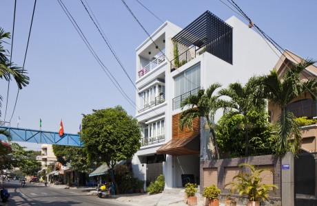 Vietnamese Town House by MM ++ Architects