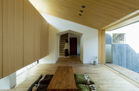 Maibara House by ALTS Design Office