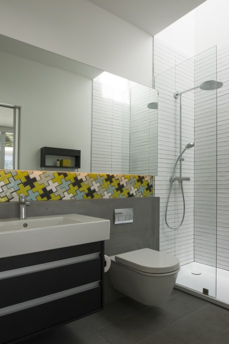 Tripartite House by Intexure Architects - 9