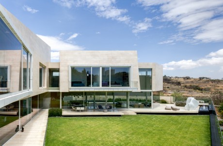 Country Club Residence by Migdal Arquitectos