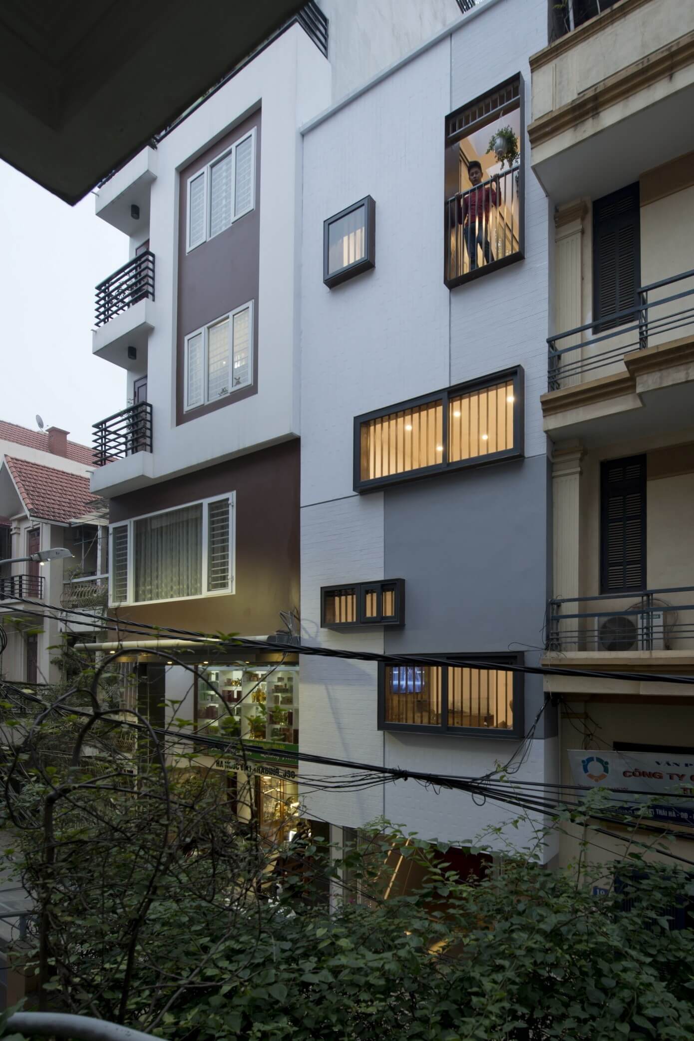 QT House by Landmak Architecture