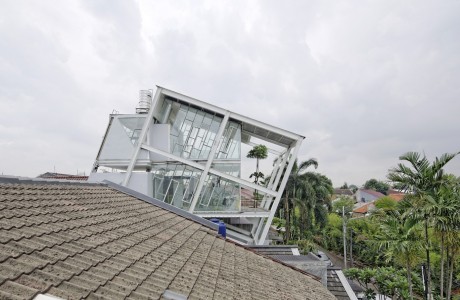 Rumah Miring by Budi Pradono Architects