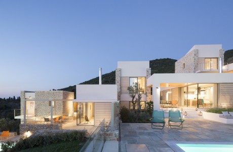 Atrium Villas by HHH Architects