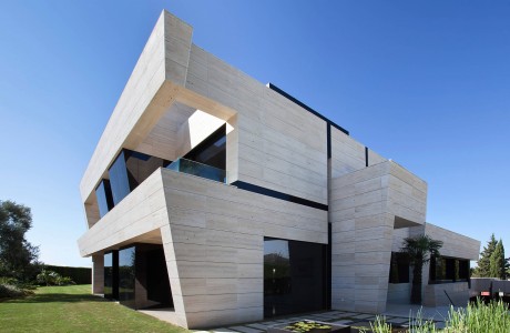 S V House by A-Cero