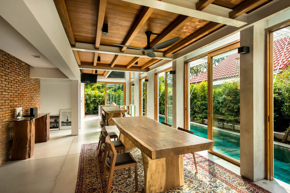 Bungalow in Singapore by Visual Text Architect