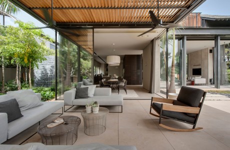 Contemporary Home by Eran Binderman & Rama Dotan