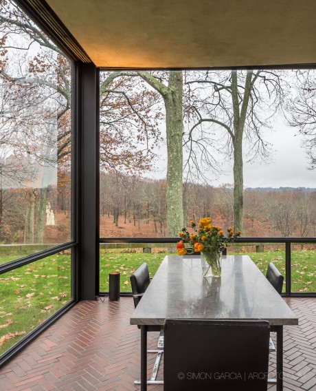 The Glass House by Philip Johnson - 10