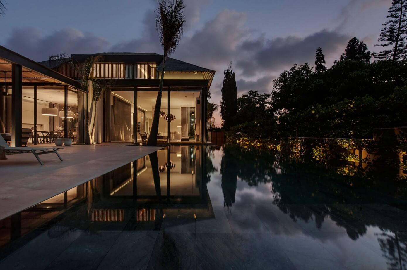 Contemporary Home by Eran Binderman & Rama Dotan