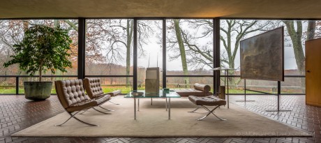 The Glass House by Philip Johnson - 4