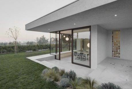 House at Lake Garda by Pedevilla Architekten - 2