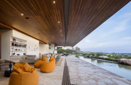 MS House by Studio Arthur Casas