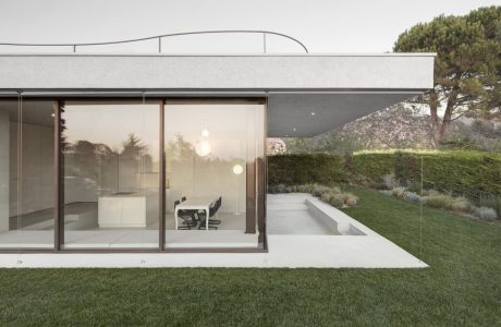 House at Lake Garda by Pedevilla Architekten