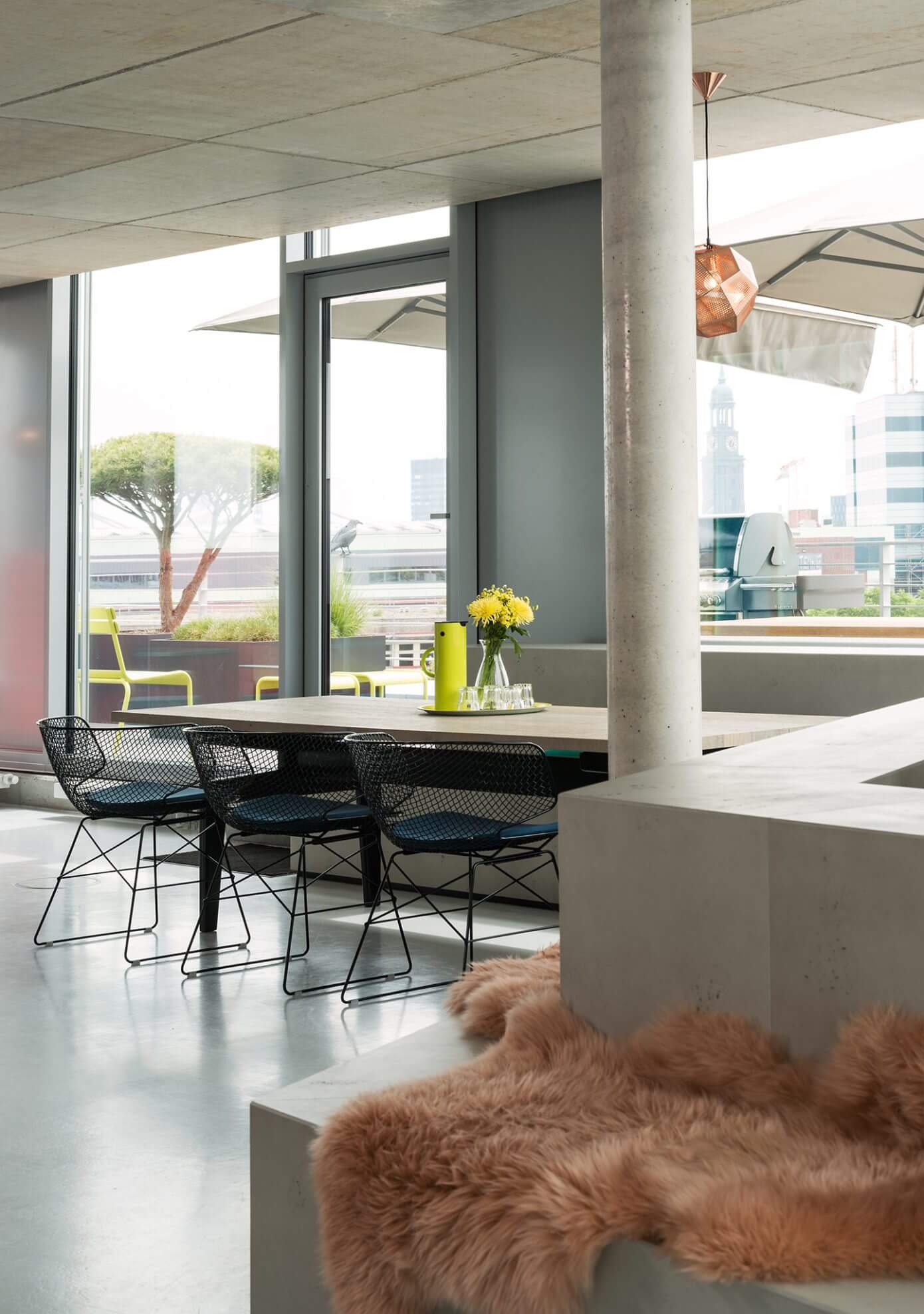 Office in St. Pauli by Arzu Kartal