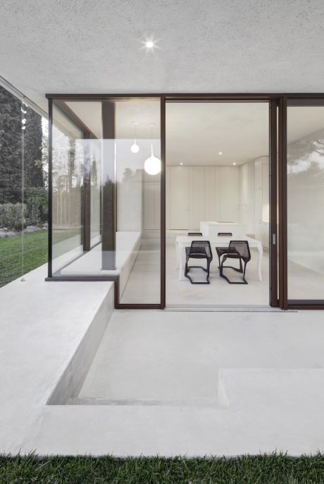 House at Lake Garda by Pedevilla Architekten - 6