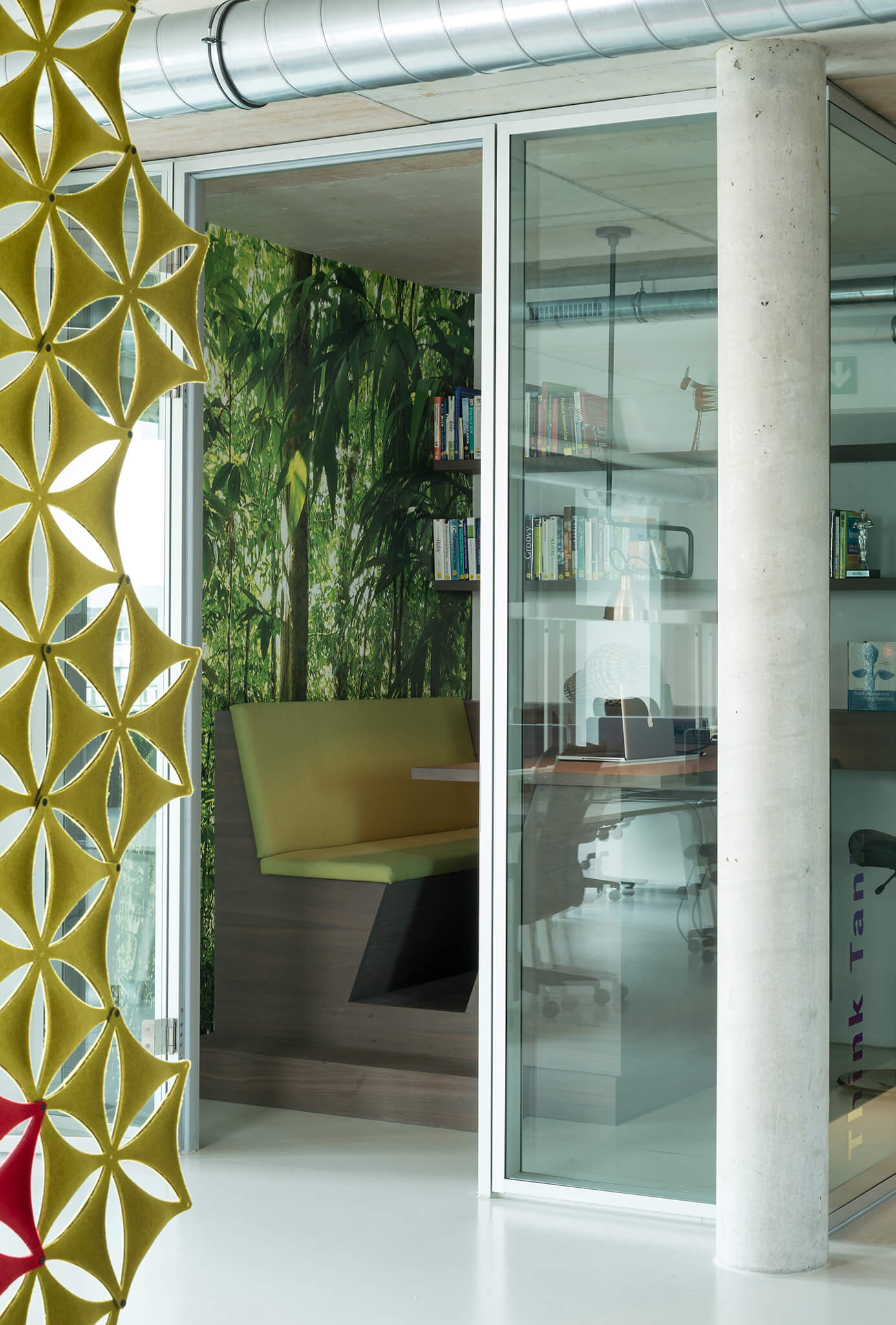 Office in St. Pauli by Arzu Kartal