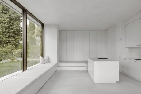 House at Lake Garda by Pedevilla Architekten - 5