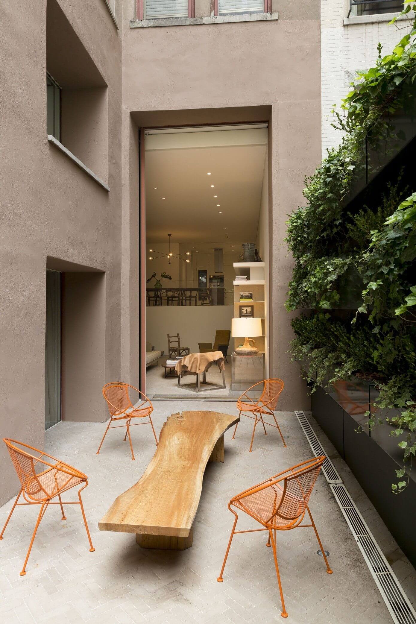 OM Townhouse by Studio Arthur Casas