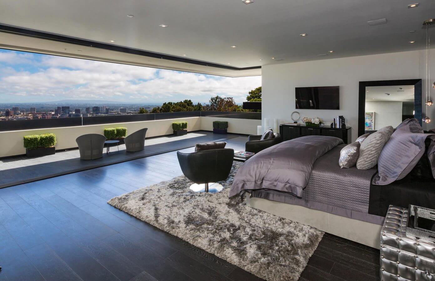 Contemporary Home in Bel Air by McClean Design