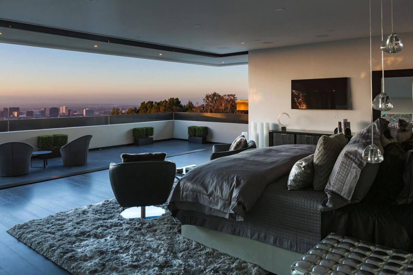 Contemporary Home in Bel Air by McClean Design