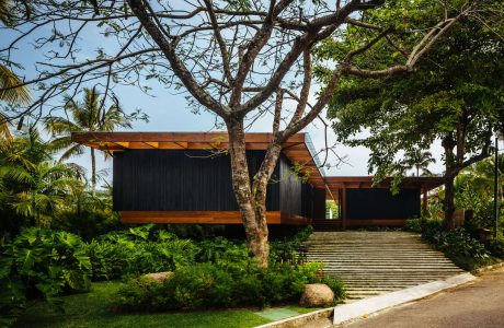 RT House by Jacobsen Arquitetura