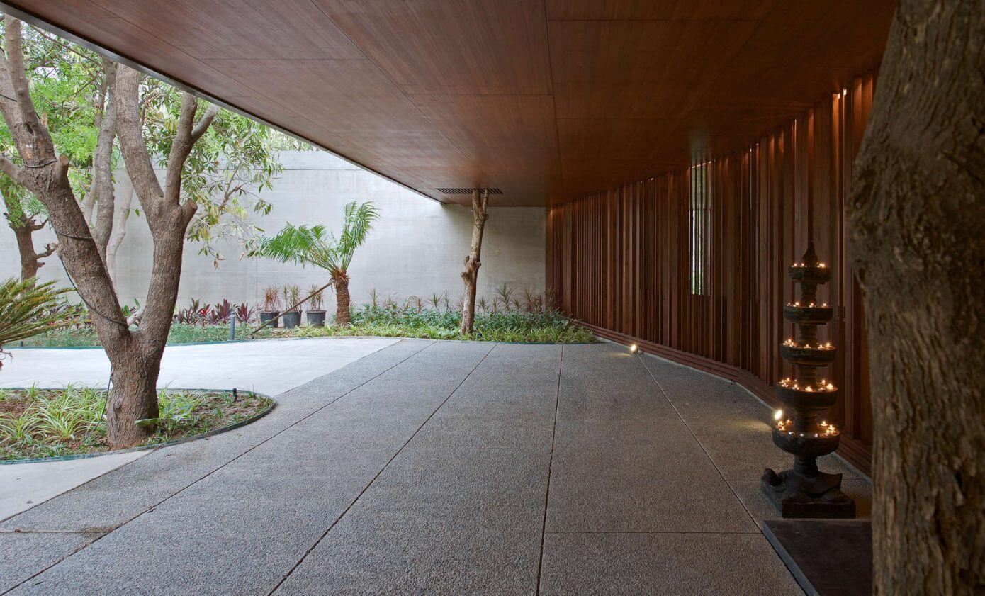 DIYA Residence by SPASM Design Architects