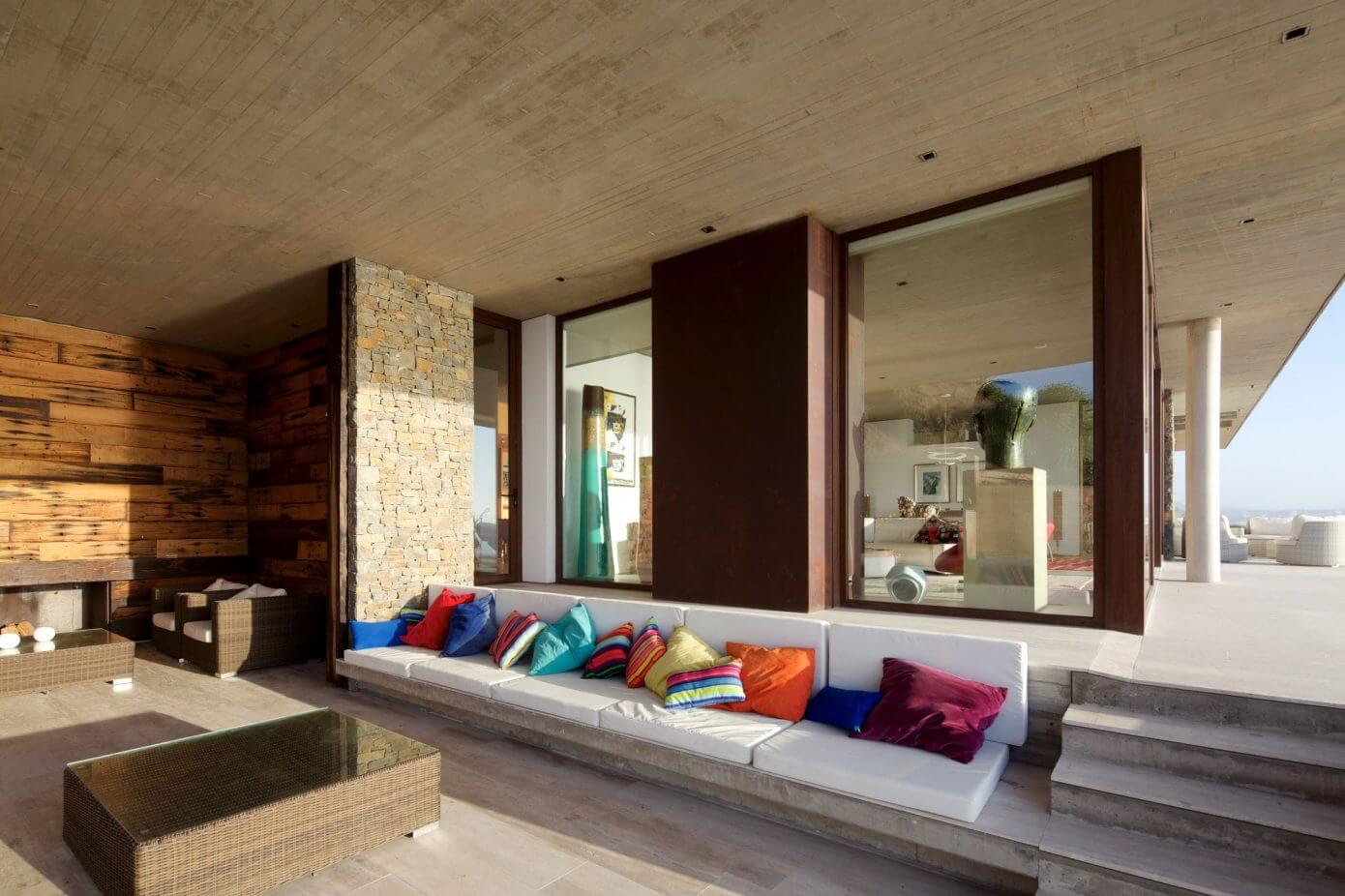 House in Cachagua by Cristian Hrdalo