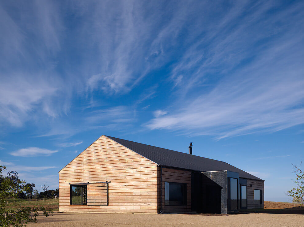 Hill Plains House by Wolveridge Architects
