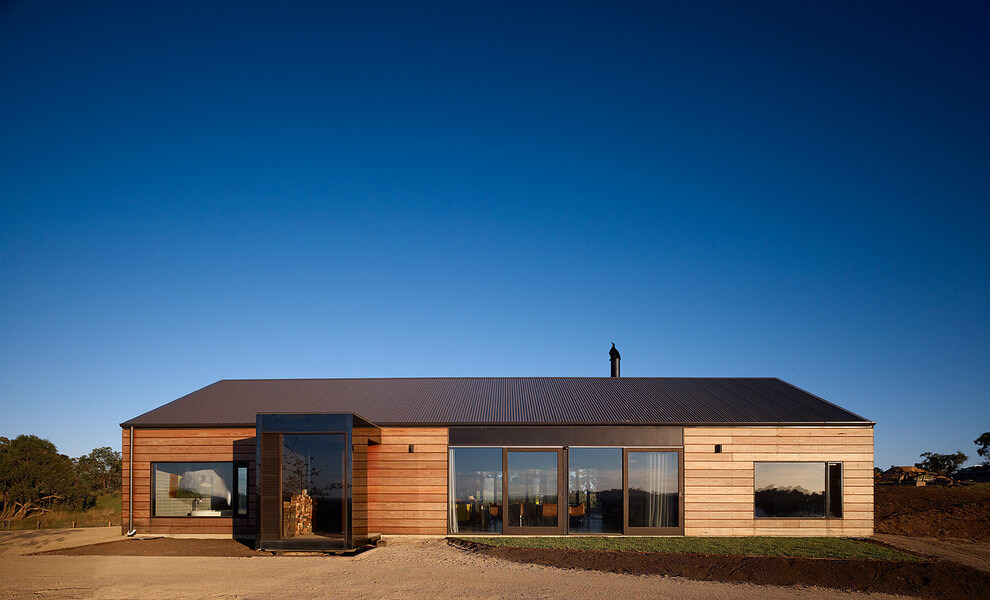 Hill Plains House by Wolveridge Architects