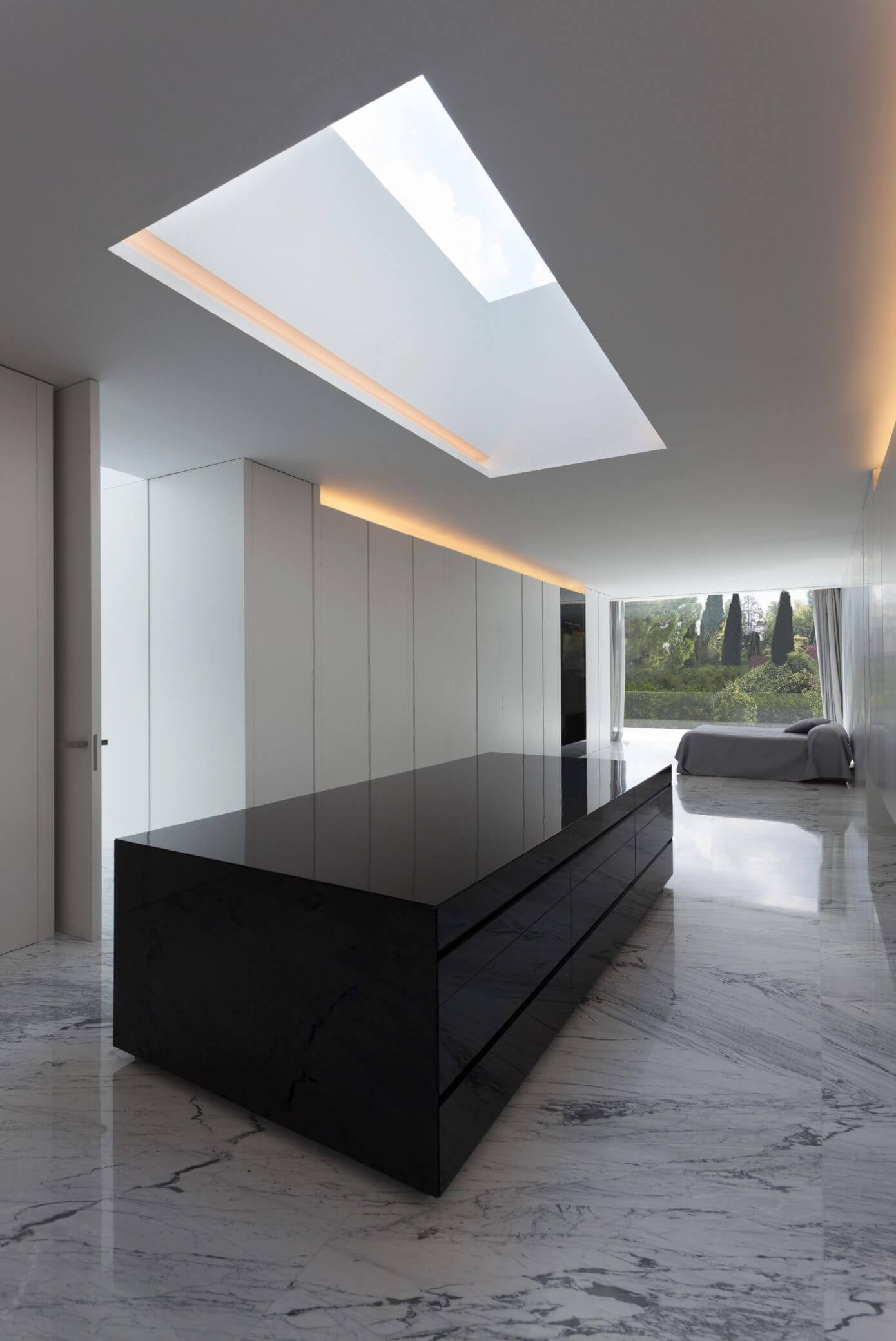 Aluminum House by Fran Silvestre Arquitectos