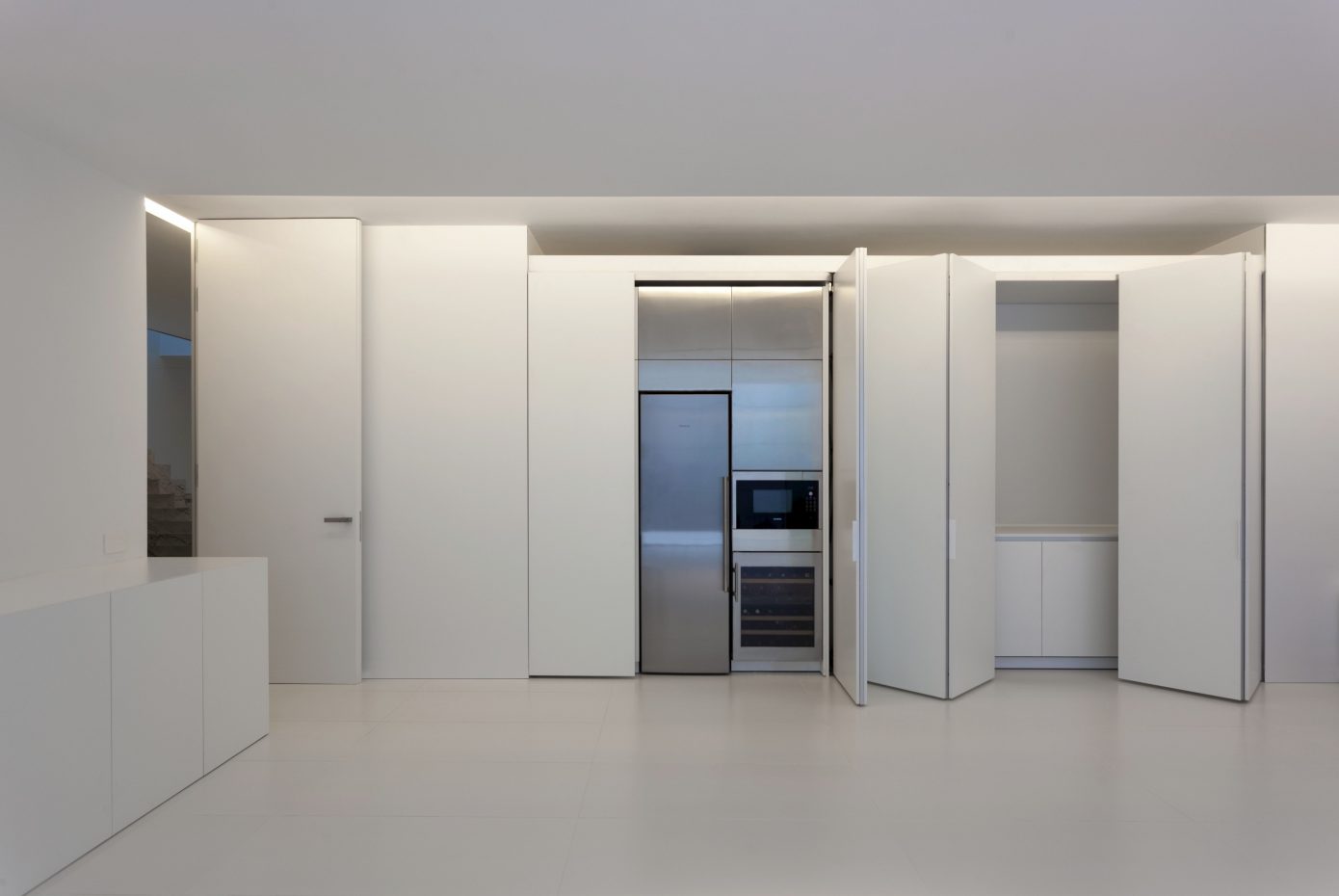 Aluminum House by Fran Silvestre Arquitectos