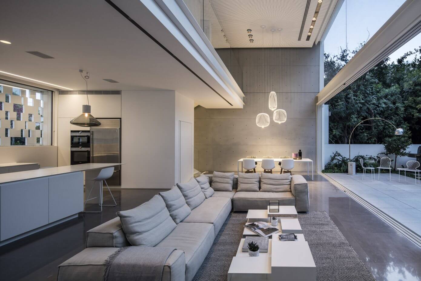 Tel Aviv House by Pitsou Kedem Architects