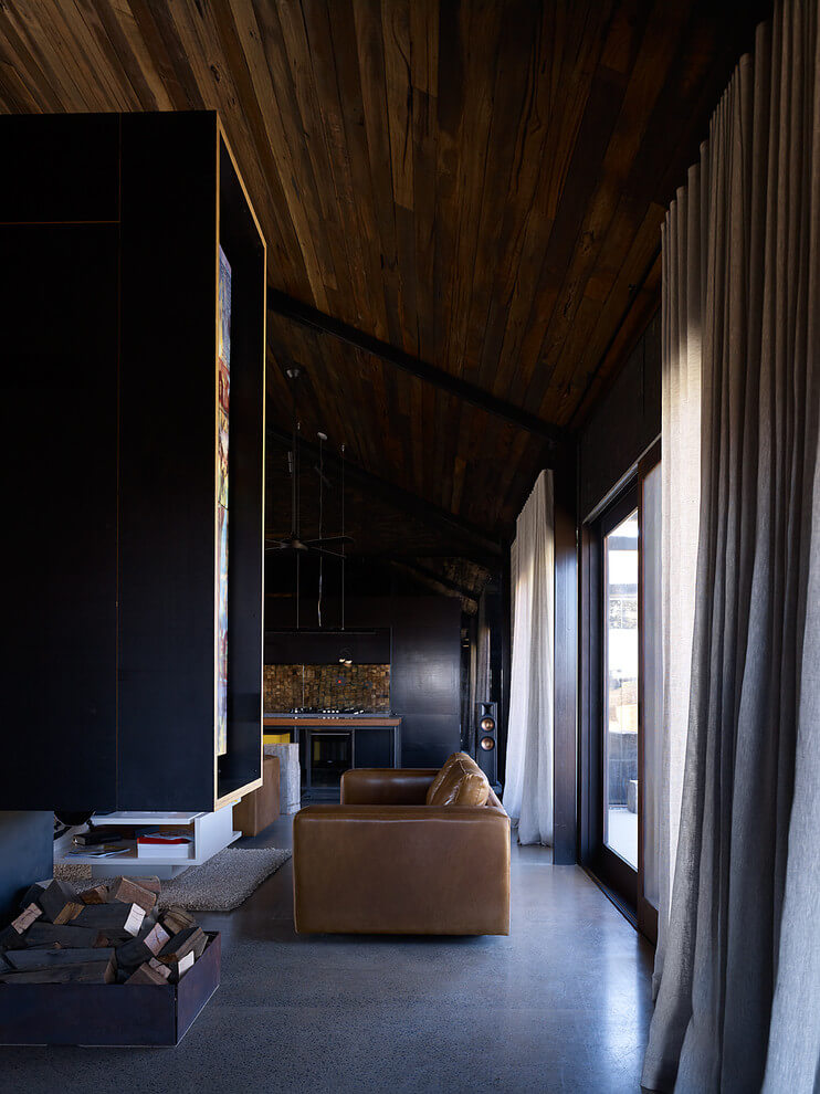 Hill Plains House by Wolveridge Architects