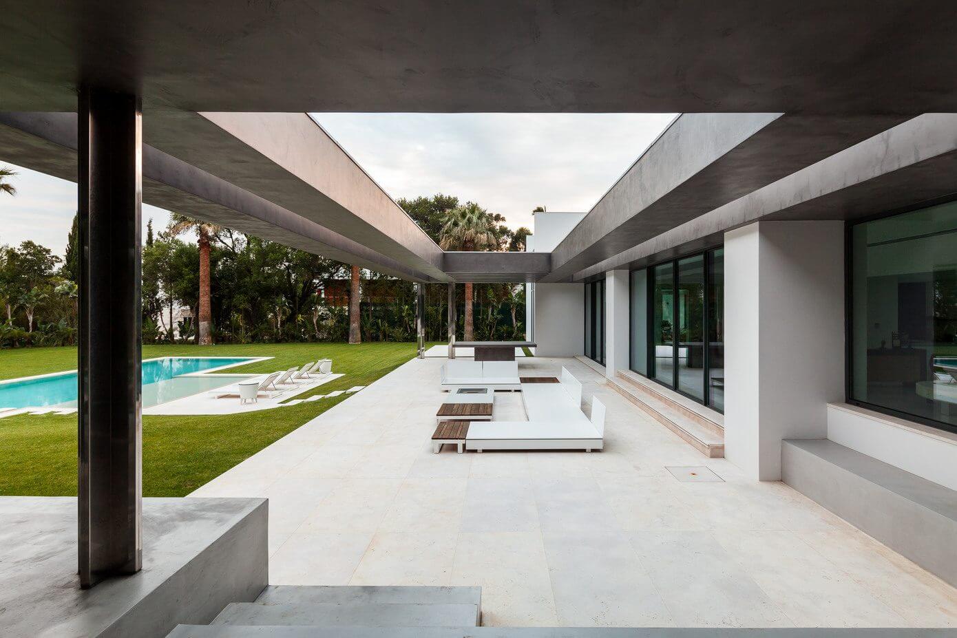 House in Cascais by FRA G MENT OS