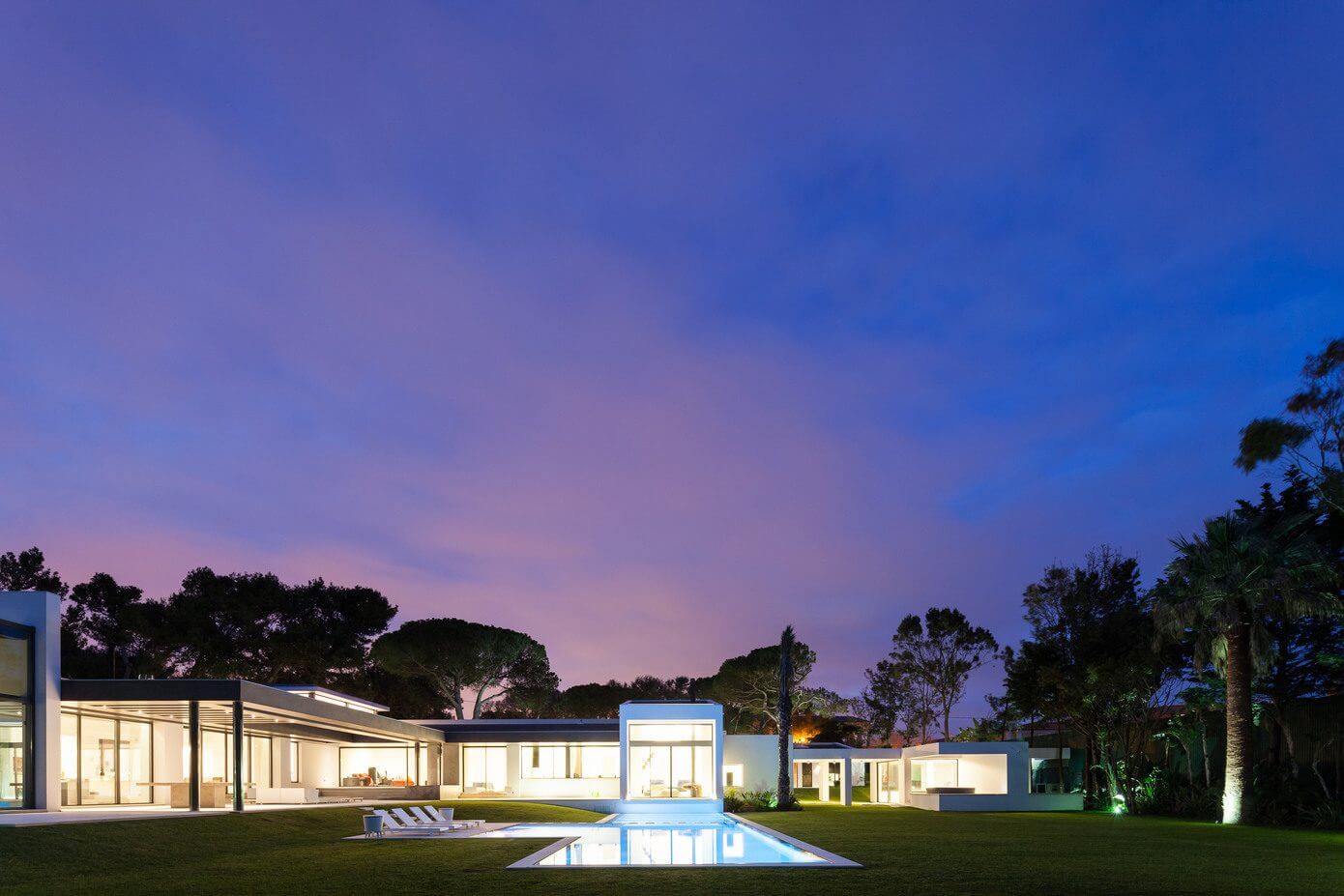 House in Cascais by FRA G MENT OS