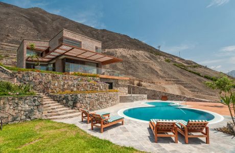 Private House in Peru by Estudio Rafael Freyre