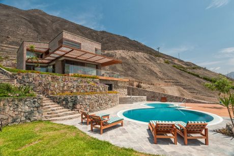 Private House in Peru by Estudio Rafael Freyre - 1