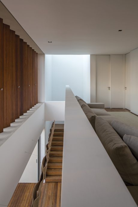 TM House by Studio Arthur Casas - 6