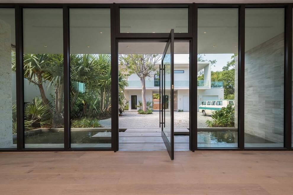 Miami Beach Home by Todd Michael Glaser