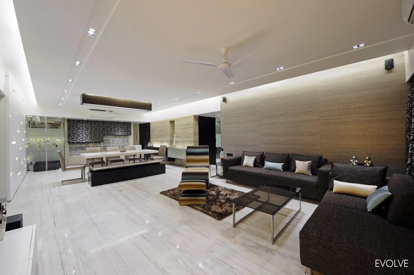 Home in Mumbai by Sonu Mistry Design