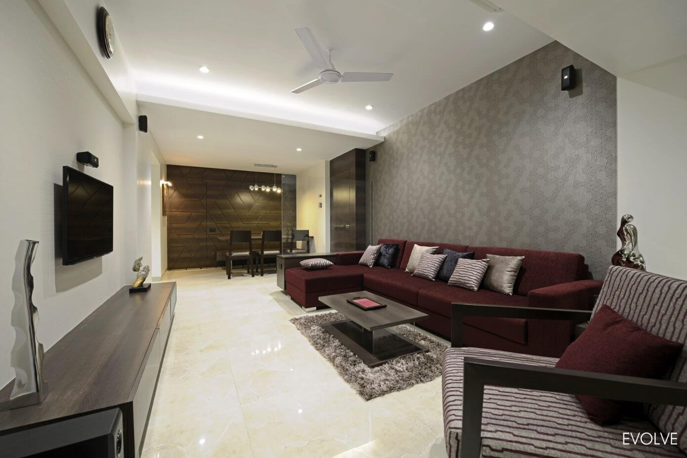 Modern Apartment in Mumbai by Sonu Mistry Design