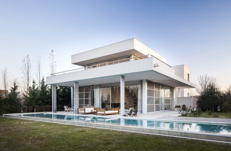 Casa Agua by Barrionuevo Sierchuk Arquitectas