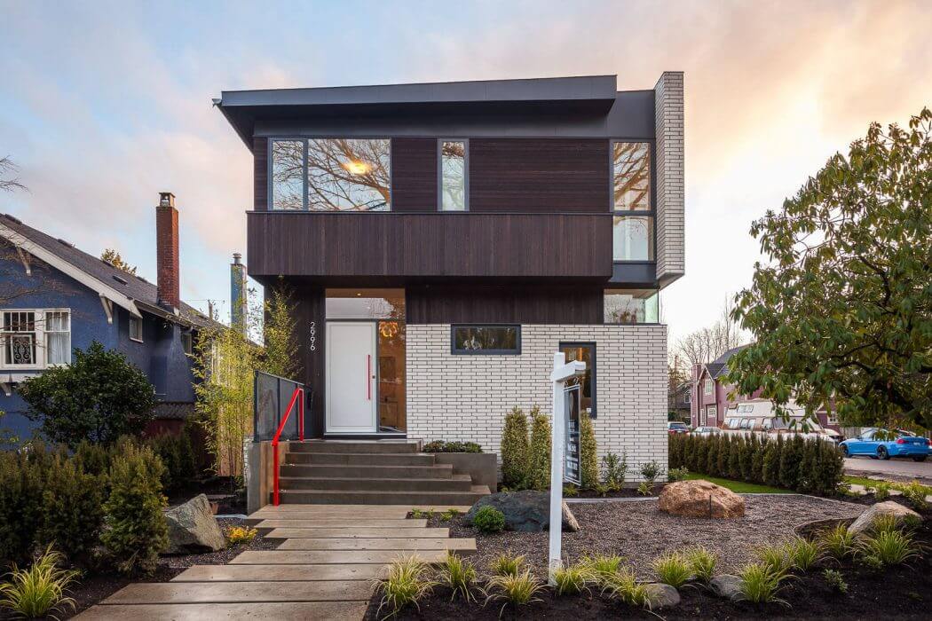 House in Vancouver by Randy Bens