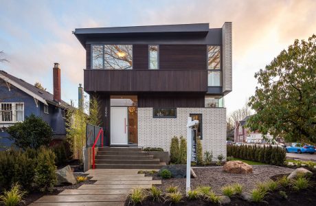 House in Vancouver by Randy Bens