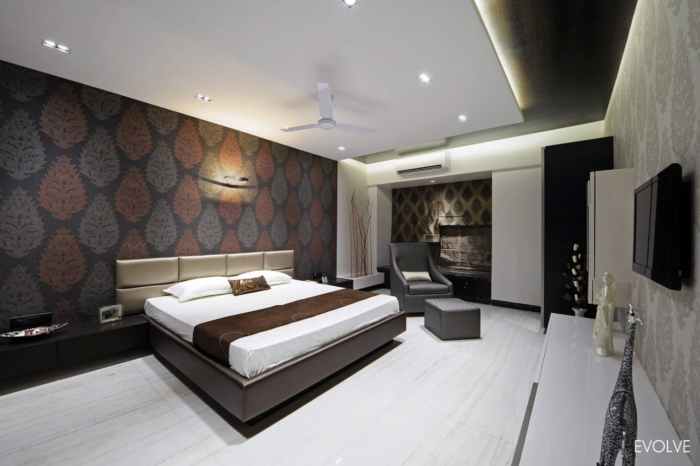 Home in Mumbai by Sonu Mistry Design