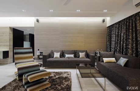 Home in Mumbai by Sonu Mistry Design